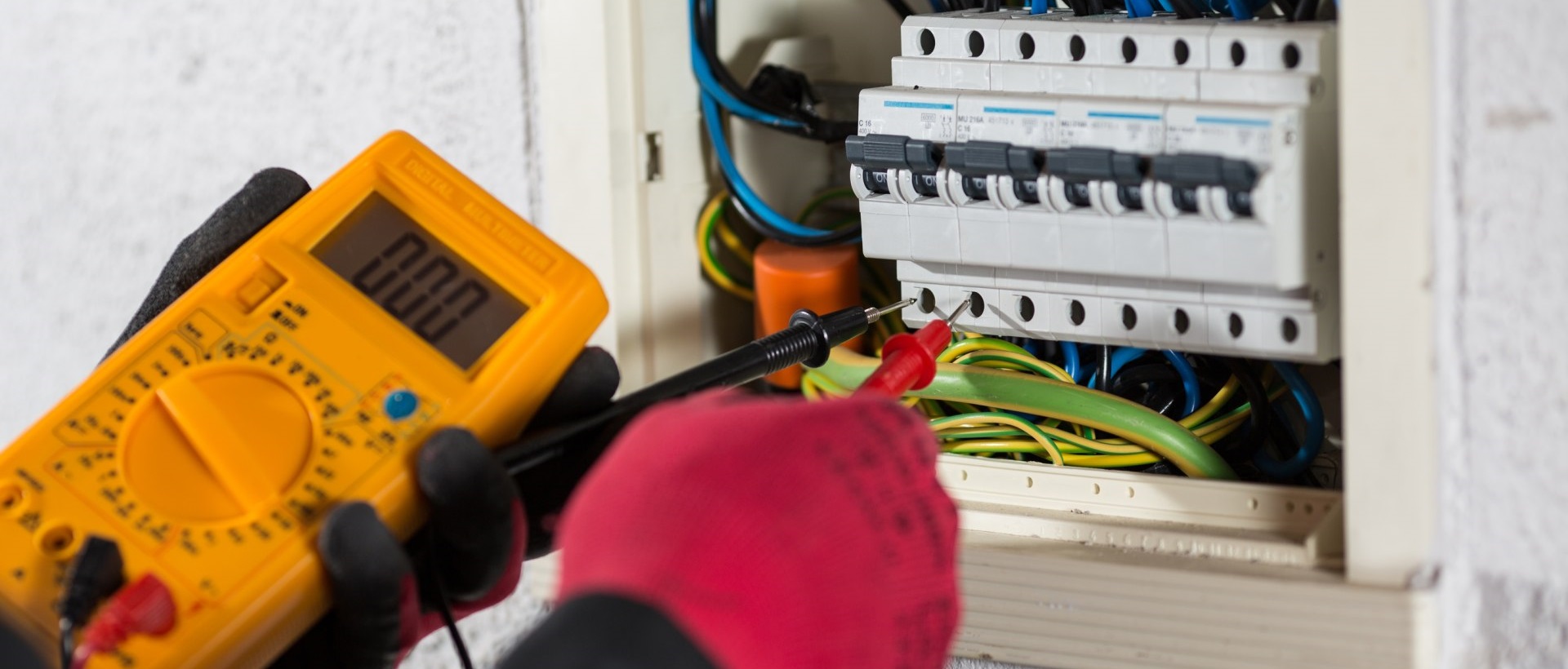 Electricians DA7